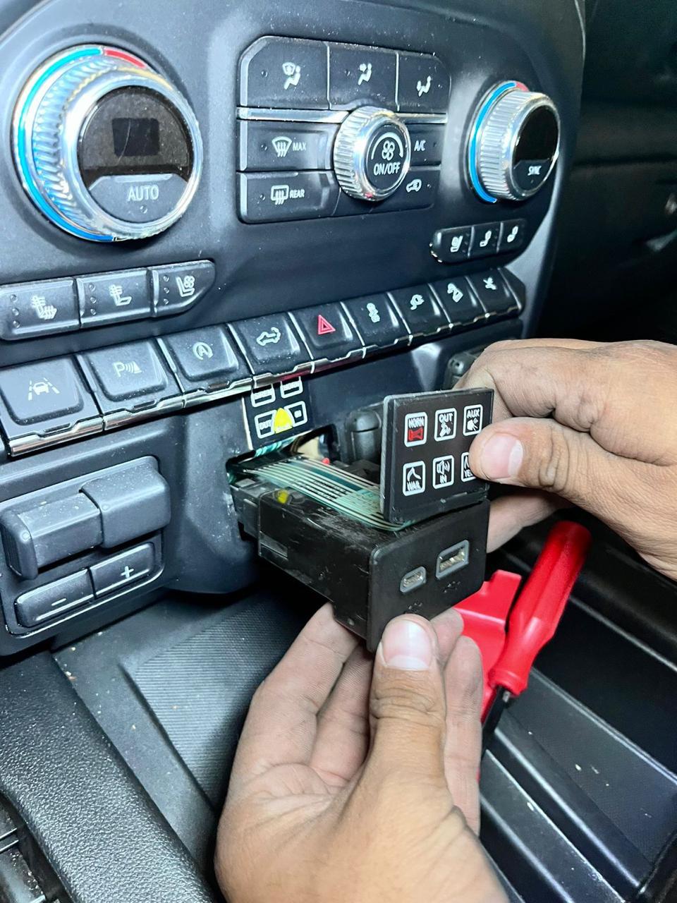Instalación de sirena y equipamiento especial